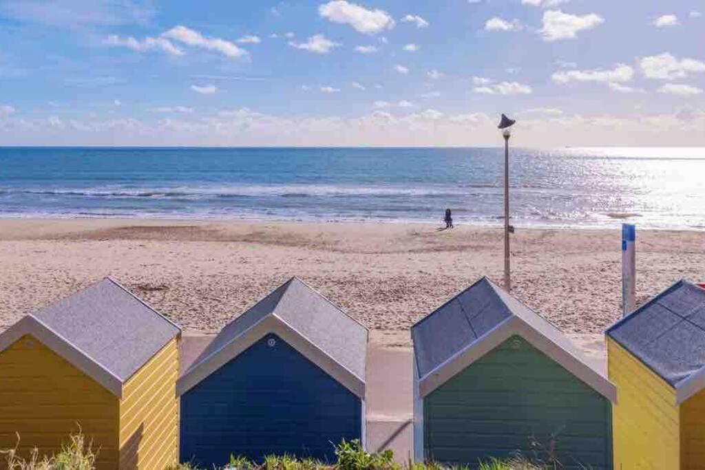 Spacious 4 Bed Rooms, Parking, Garden And Near Parks, Beaches And University Bournemouth Eksteriør bilde