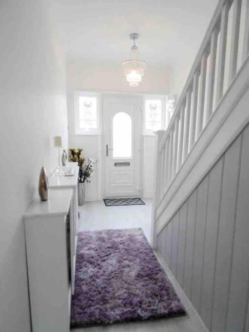 Spacious 4 Bed Rooms, Parking, Garden And Near Parks, Beaches And University Bournemouth Eksteriør bilde