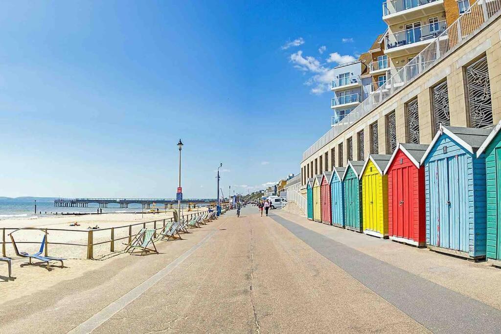 Spacious 4 Bed Rooms, Parking, Garden And Near Parks, Beaches And University Bournemouth Eksteriør bilde