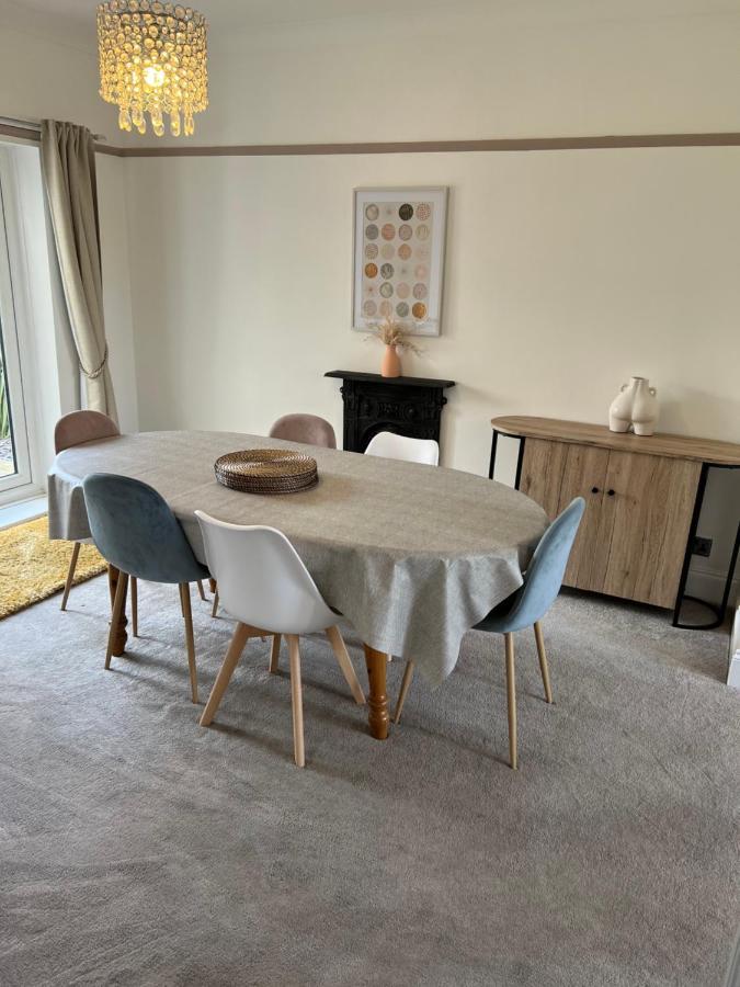 Spacious 4 Bed Rooms, Parking, Garden And Near Parks, Beaches And University Bournemouth Eksteriør bilde